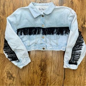 Western Denim blue Jean Jacket Western Fringe Crop Style Sz Medium Paris Blues